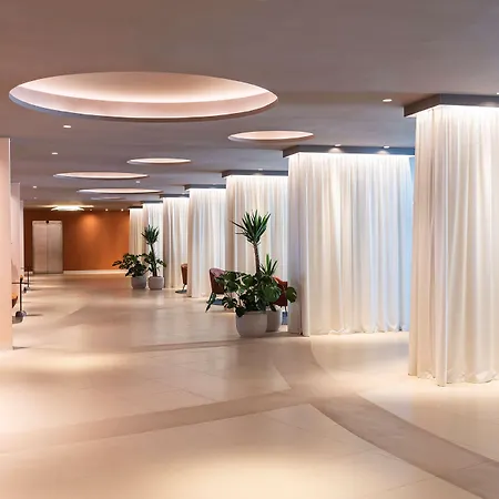 Radisson Blu & Hotel