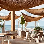 Szálloda Radisson Blu & 5*