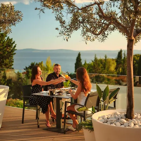 Radisson Blu &