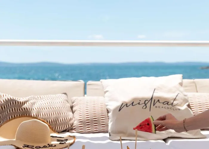 Radisson Blu & 5*