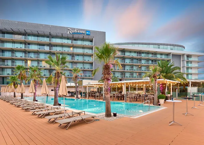 Radisson Blu &