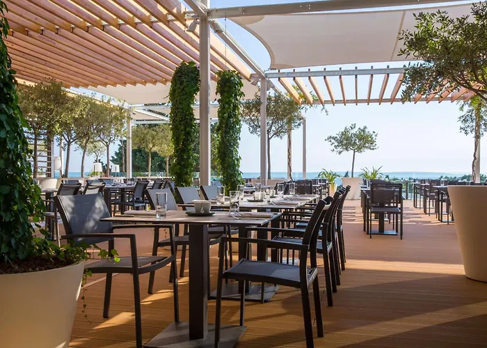 Radisson Blu & 5* Σπλιτ